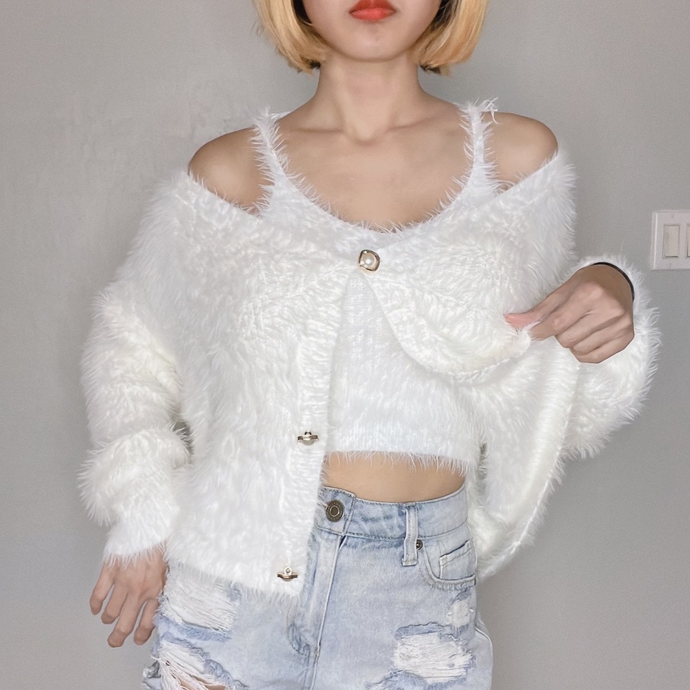 BRAND NEW! White velvet top